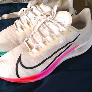 🚨🚨SOLD Nike Zoom Pegasus 37